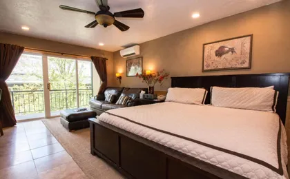 Treasure Mountain Inn