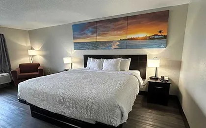 Days Inn by Wyndham Savannah Airport