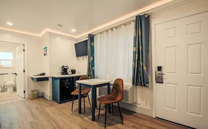 Blufftop Inn & Suites - Wharf/Restaurant District