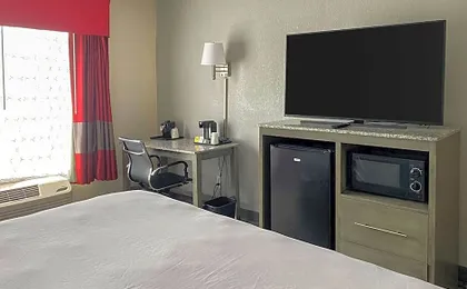 Clarion Pointe - Greensboro Coliseum Area