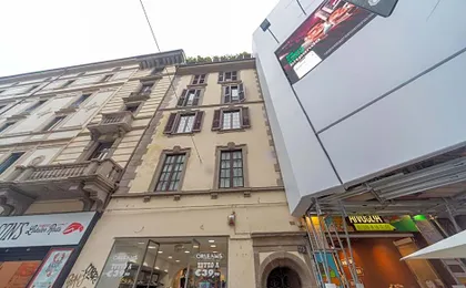 Charming 2-Bedroom Apartment in Milanese Building