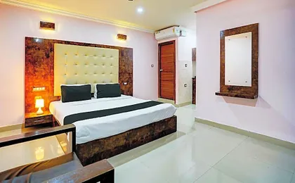 Super Townhouse MG Road Near Commercial Street
