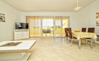 Apartment Una