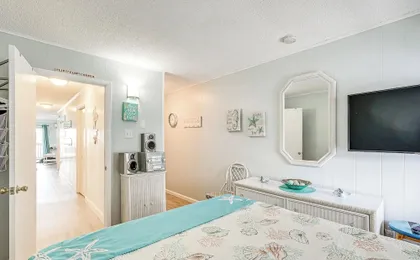 Steps to Sand! 1st-floor Family Unit in Ocean City