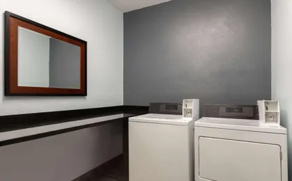 Days Inn & Suites by Wyndham Tucson/Marana