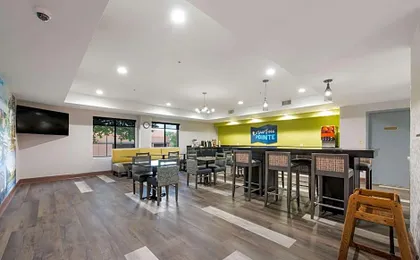 Clarion Pointe Greensboro Airport