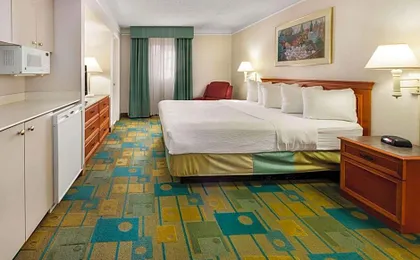 La Quinta Inn & Suites by Wyndham Albuquerque Northeast