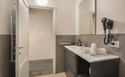 2 Bedroom Apartment in Florence's Heart