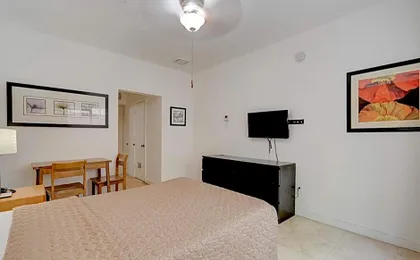 James Hotel
