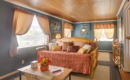 < 3 Mi to Golf & Swim: Cozy Oasis in Lake Worth!