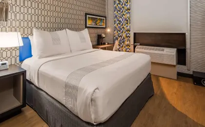 Glo Best Western Brooklyn Nyc