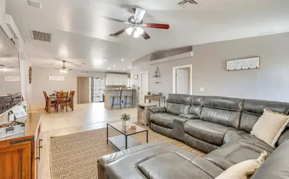 Lake Havasu City Escape: Patio, Pool + Grill!
