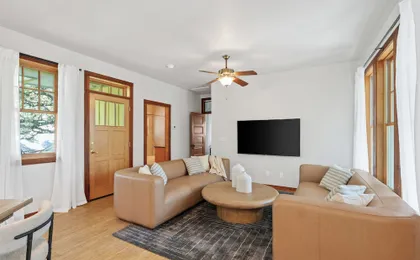Urban Cowboy Villas - Heart of 704