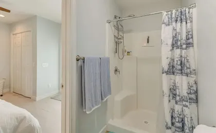 Bright Milford Beach House w/ Outdoor Shower