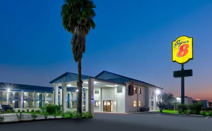 Super 8 by Wyndham Victoria TX