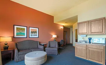 Shoreline Inn & Conference Center, an Ascend Collection Hotel