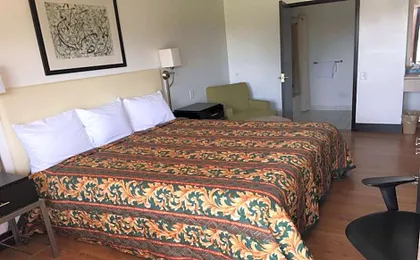 Economy Inn of Holland