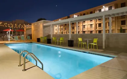Home2 Suites by Hilton Charlotte Airport (H)