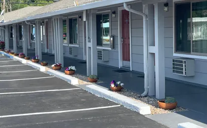 Lark Motel