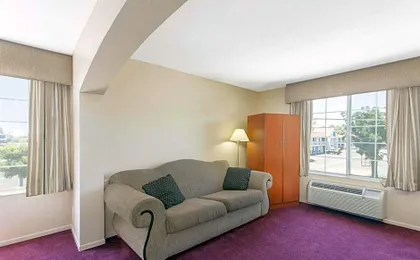 Ramada by Wyndham Fresno Northwest