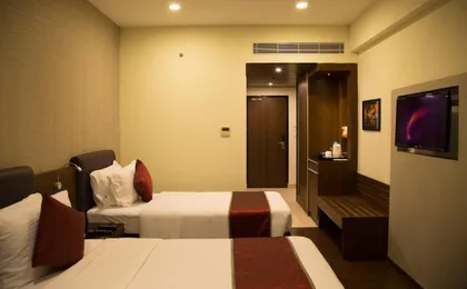 V7 Hotel