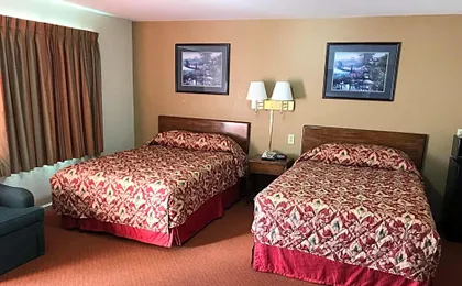 Travelers Inn