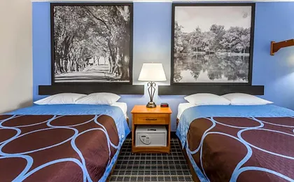 Super 8 by Wyndham Iowa City/Coralville