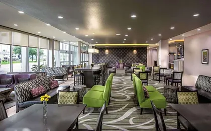 La Quinta Inn & Suites by Wyndham College Station South