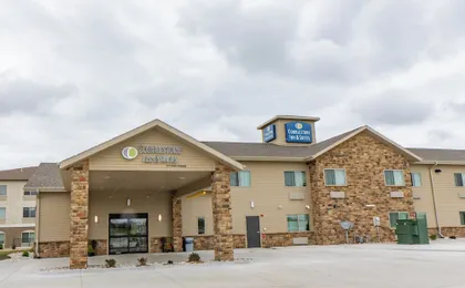 Cobblestone Hotel & Suites-Sheldon