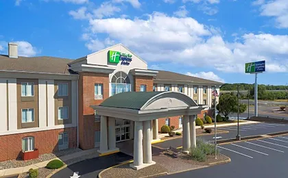 Holiday Inn Express & Suites Chambersburg By IHG