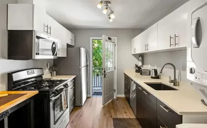 Brookwood Courtyard by BCA Furnished Apartments Bcc2b 03 C