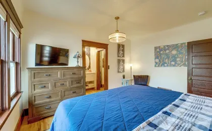3 Blocks to Plaza! Historic Prescott Gem w/ Grill