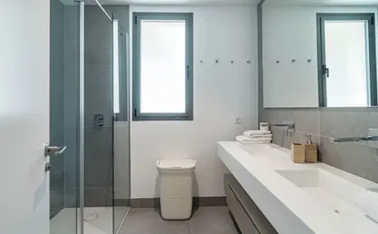 CAH - Large Terrace, Indoor Pool and gym