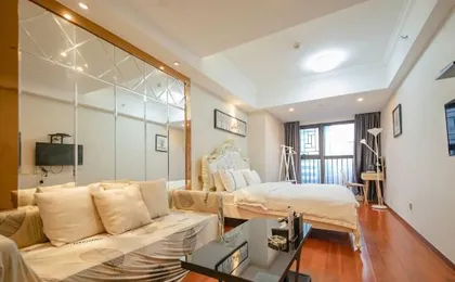 Huanhuatang E-sports Apartment Hotel (Luohu MixC Branch)