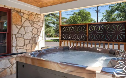 Camp Fred With Firepit and Hot Tub
