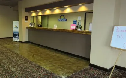 Days Inn Lead