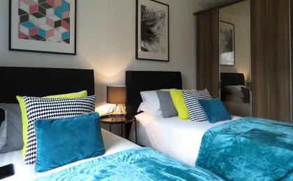 Tudors Esuites Park Central Townhouse Garden And Parking