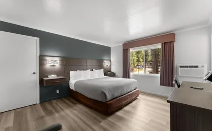 Econo Lodge Inn & Suites Heavenly Village Area