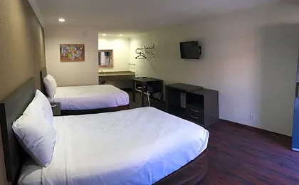 Baymont by Wyndham Bakersfield