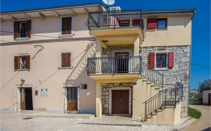 Lovely Apartment in Porec with Wifi