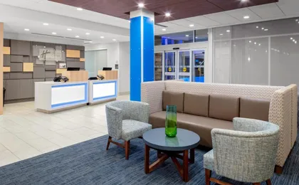 Holiday Inn Express & Suites Wilmington West-Medical Park