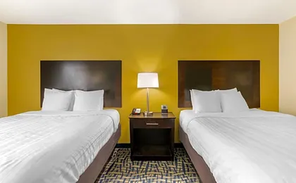 Best Western Plus Brunswick Inn & Suites