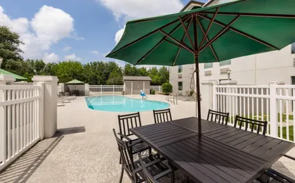 La Quinta Inn & Suites by Wyndham Austin Round Rock