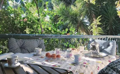 A1 Elegant Vouliagmeni apt in a Unique Spot