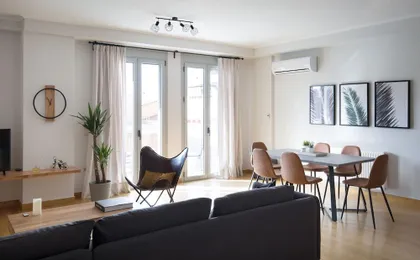 Upstreet Stylish & Spacious 2bd Apt-Thiseio