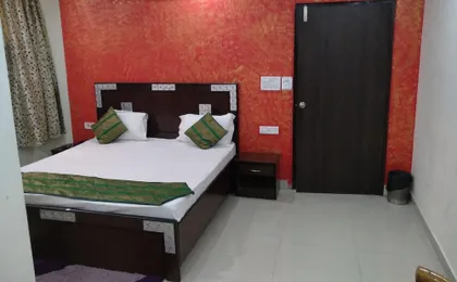 Oyo 44081 Hotel Royal Holidays