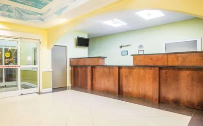 Days Inn & Suites by Wyndham Swainsboro