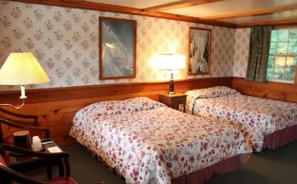 White Trellis Motel