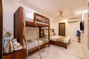 Hotel Emporio View - New Delhi Railway Station