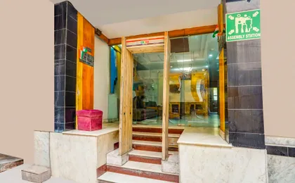 Collection O Paharganj Near Railway Station
